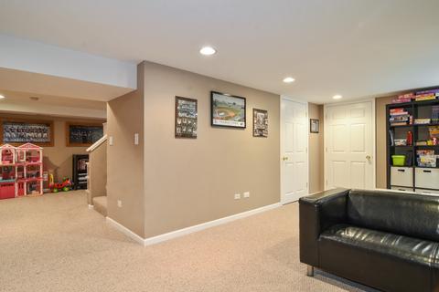 4 Burning Tree Rd, Rolling Meadows, IL 60008 photo 25