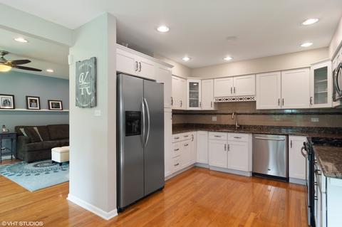4 Burning Tree Rd, Rolling Meadows, IL 60008 photo 4