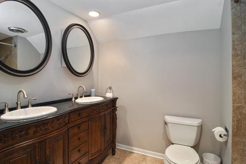 4 Burning Tree Rd, Rolling Meadows, IL 60008 photo 23