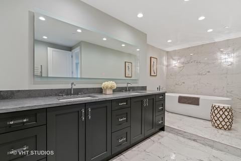 180 E Pearson St #6602, Chicago, IL 60611 photo 16