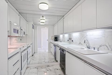 161 E Chicago Ave #30D, Chicago, IL 60611 photo 7
