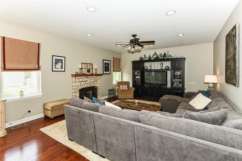 3129 Primrose St, Elgin, IL 60124 photo 2