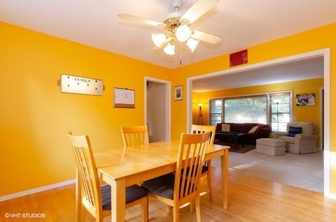 808 Cedar Ave, Elgin, IL 60120 photo 4
