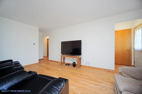 8532 S 78th Ave, Bridgeview, IL 60455 photo 4