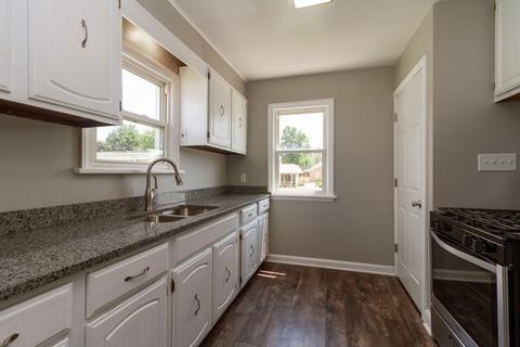 128 N May Ave, Kankakee, IL 60901 photo 4
