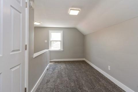 128 N May Ave, Kankakee, IL 60901 photo 8