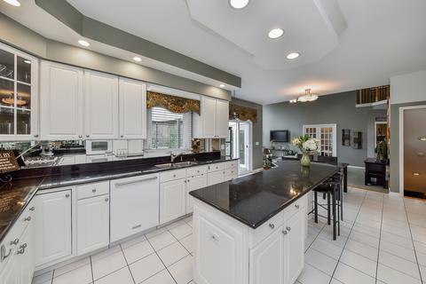935 Burnham Ct, Aurora, IL 60502 photo 15