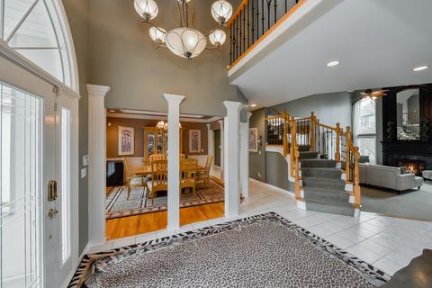 935 Burnham Ct, Aurora, IL 60502 photo 9
