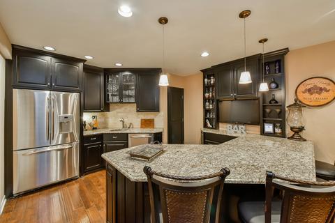 935 Burnham Ct, Aurora, IL 60502 photo 4