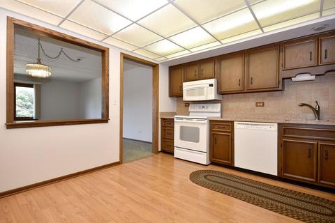 901 Center St #102, Des Plaines, IL 60016 photo 11
