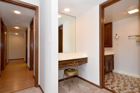 901 Center St #102, Des Plaines, IL 60016 photo 17