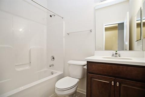 1900 Sheffield Dr, Hoffman Estates, IL 60192 photo 14