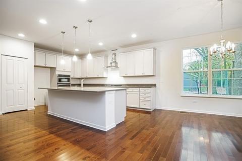 1900 Sheffield Dr, Hoffman Estates, IL 60192 photo 4