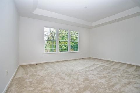 1900 Sheffield Dr, Hoffman Estates, IL 60192 photo 9