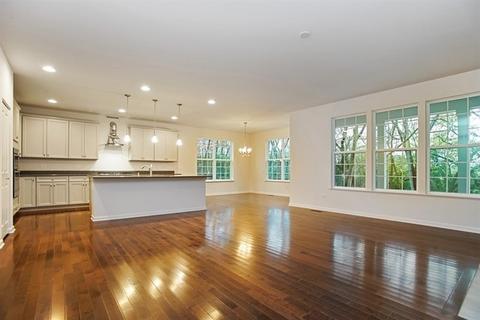 1900 Sheffield Dr, Hoffman Estates, IL 60192 photo 5