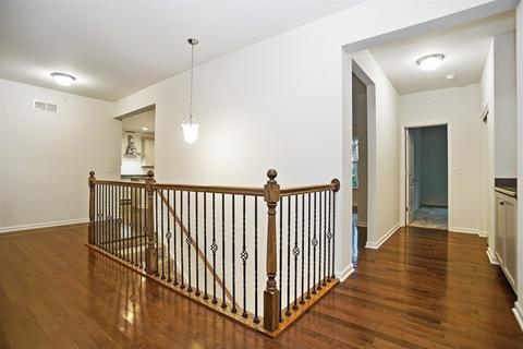 1900 Sheffield Dr, Hoffman Estates, IL 60192 photo 3