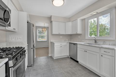 2108 S Hull Dr, Wheaton, IL 60189 photo 11
