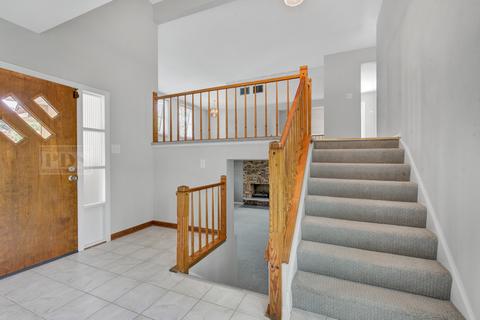 2108 S Hull Dr, Wheaton, IL 60189 photo 4