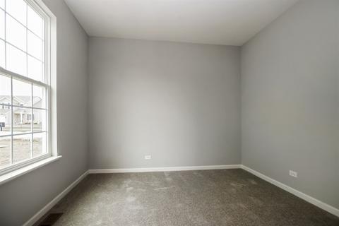 5757 Chatham Dr, Hoffman Estates, IL 60192 photo 5