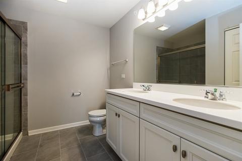 5757 Chatham Dr, Hoffman Estates, IL 60192 photo 10