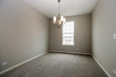 5757 Chatham Dr, Hoffman Estates, IL 60192 photo 4