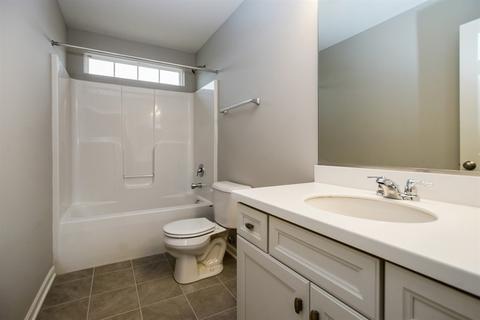 5757 Chatham Dr, Hoffman Estates, IL 60192 photo 14