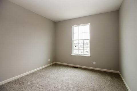 5757 Chatham Dr, Hoffman Estates, IL 60192 photo 12