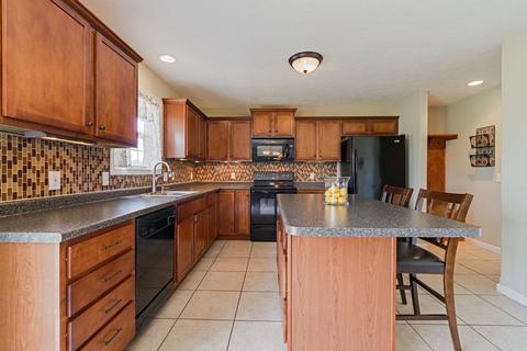 206 Springdale Ave, Bloomington, IL 61704 photo 2