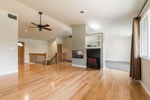 3327 Meadow Trl E, Dekalb, IL 60115 photo 4