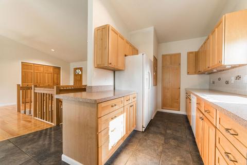 3327 Meadow Trl E, Dekalb, IL 60115 photo 12