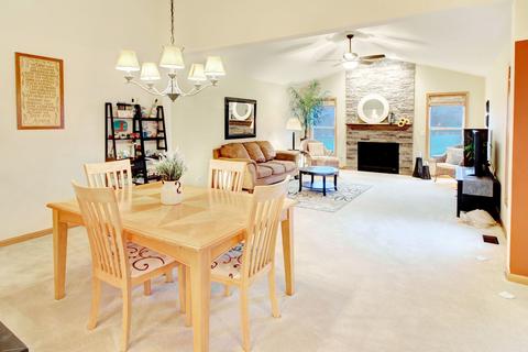 1424 Mackenzie Ln, Elgin, IL 60120 photo 5