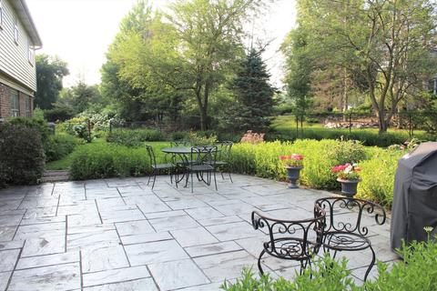 1567 Wadsworth Rd, Wheaton, IL 60189 photo 8