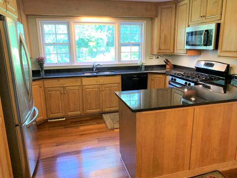 1567 Wadsworth Rd, Wheaton, IL 60189 photo 5
