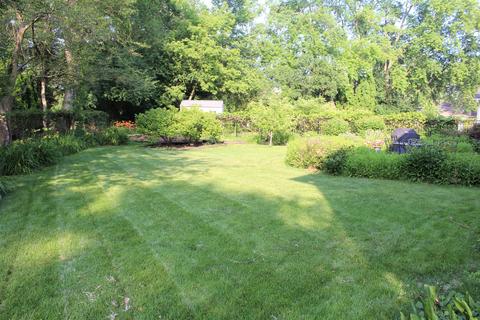 1567 Wadsworth Rd, Wheaton, IL 60189 photo 9