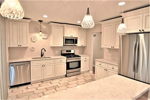 744 N Mavis Ln, Addison, IL 60101 photo 2