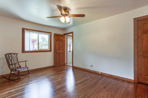 665 Illinois Blvd, Hoffman Estates, IL 60169 photo 13