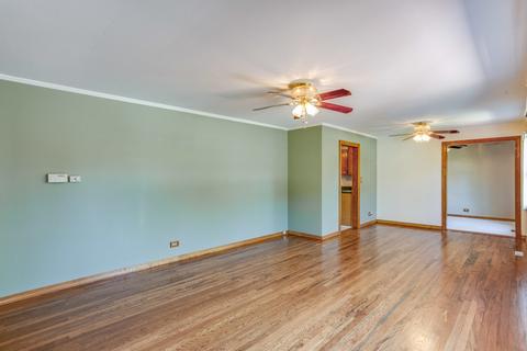 665 Illinois Blvd, Hoffman Estates, IL 60169 photo 6