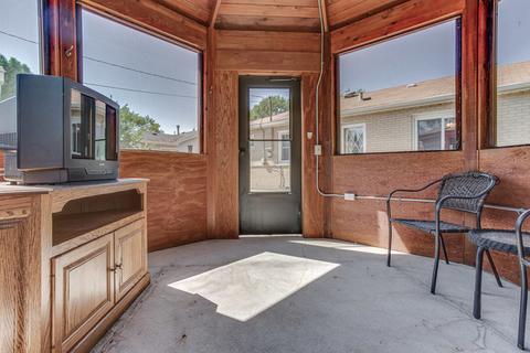 665 Illinois Blvd, Hoffman Estates, IL 60169 photo 21