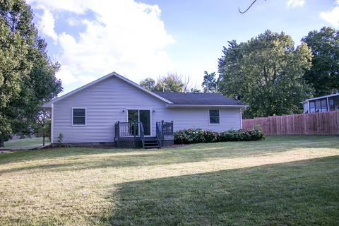 504 E Vine St, Le Roy, IL 61752 photo 18