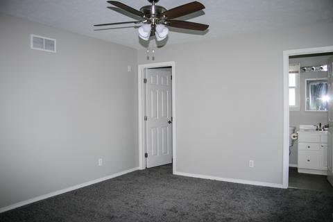504 E Vine St, Le Roy, IL 61752 photo 10