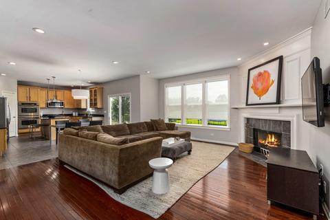 12604 Blue Iris Ln, Plainfield, IL 60585 photo 4