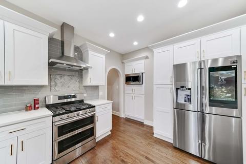 904 N Cross St, Wheaton, IL 60187 photo 5