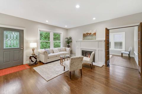 904 N Cross St, Wheaton, IL 60187 photo 7