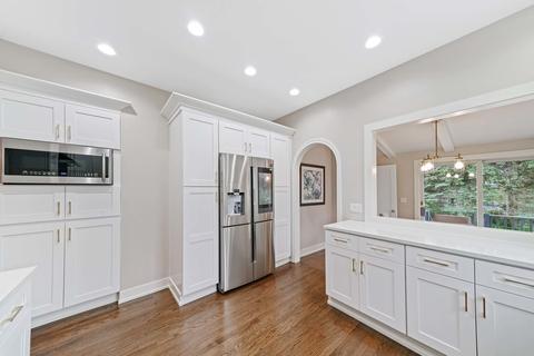 904 N Cross St, Wheaton, IL 60187 photo 6