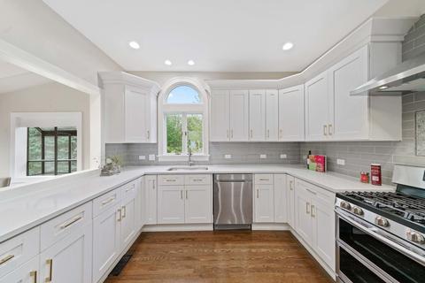 904 N Cross St, Wheaton, IL 60187 photo 3