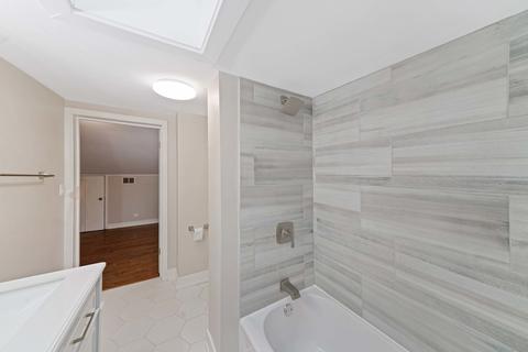 904 N Cross St, Wheaton, IL 60187 photo 24