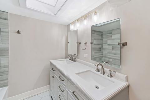904 N Cross St, Wheaton, IL 60187 photo 23