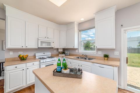 1115 Spinnaker St, Elgin, IL 60123 photo 3