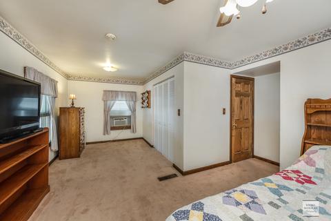 542 Bangs St, Aurora, IL 60505 photo 10