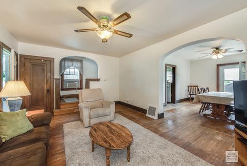 542 Bangs St, Aurora, IL 60505 photo 5